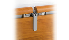 Support pour accessoires à placer sur le bandeau latéral